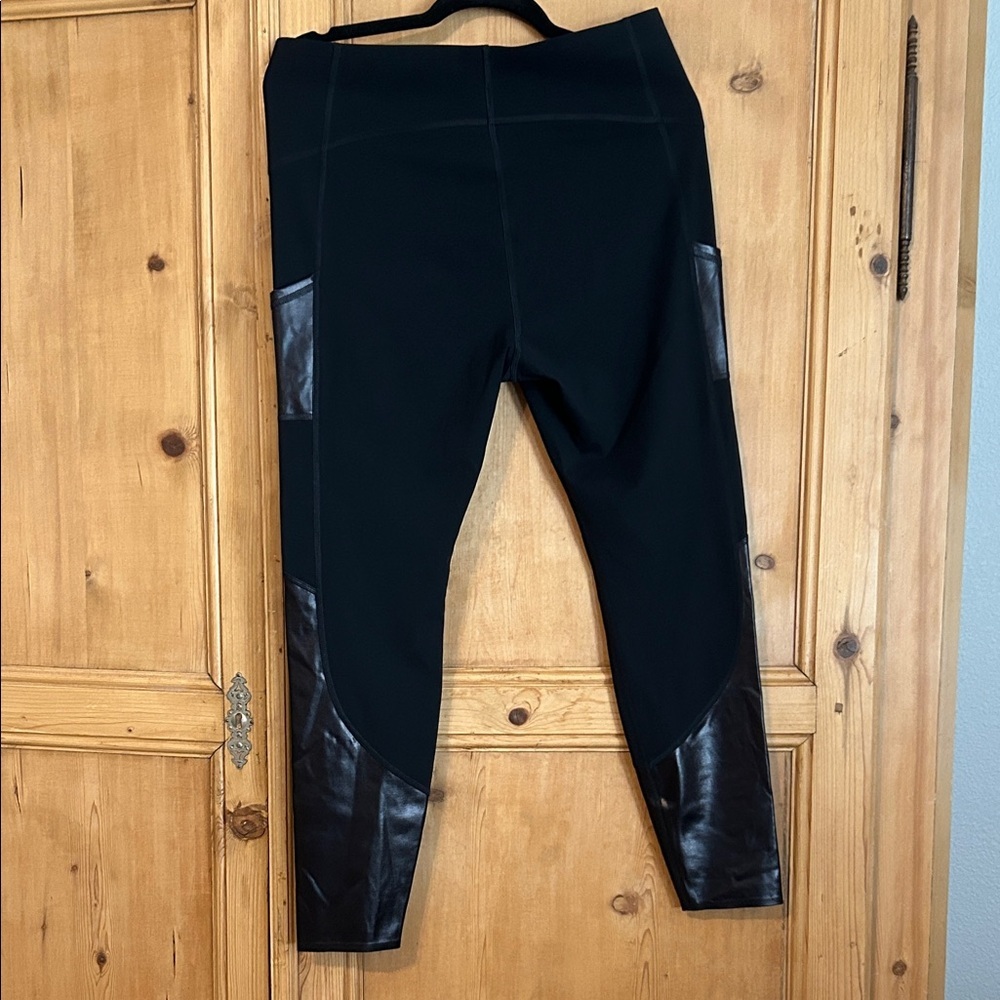 NWT SPANX Women’s Gloss Panel Leggings Black Sz XL - Picture 11 of 11